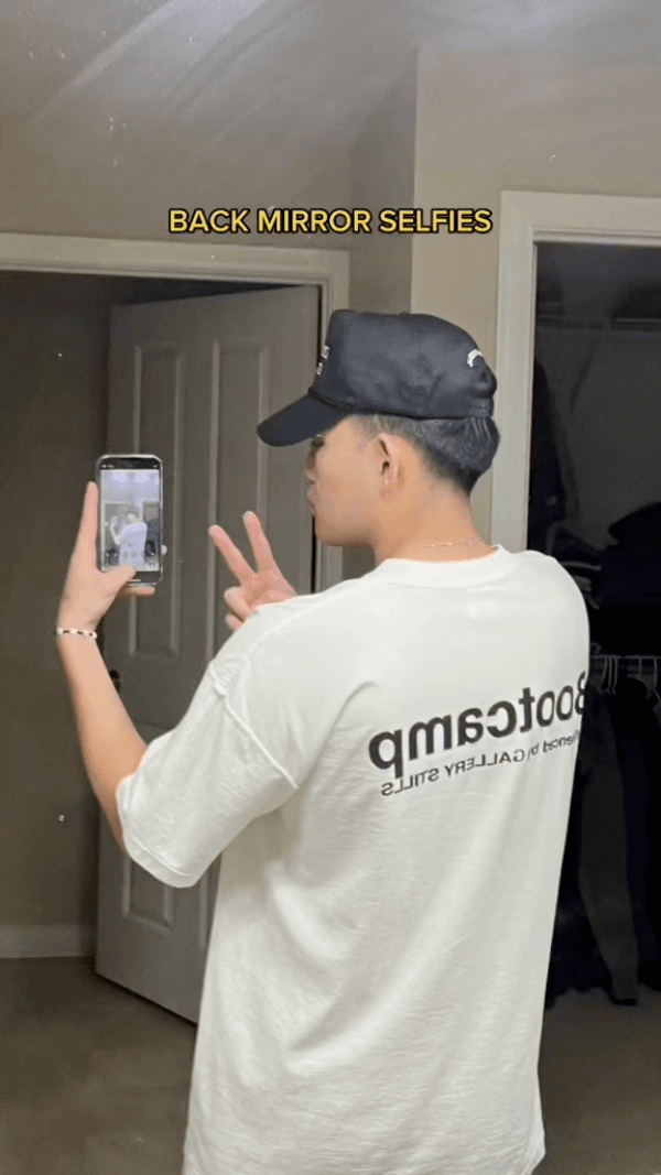 BACK MIRROR SELFIES_1